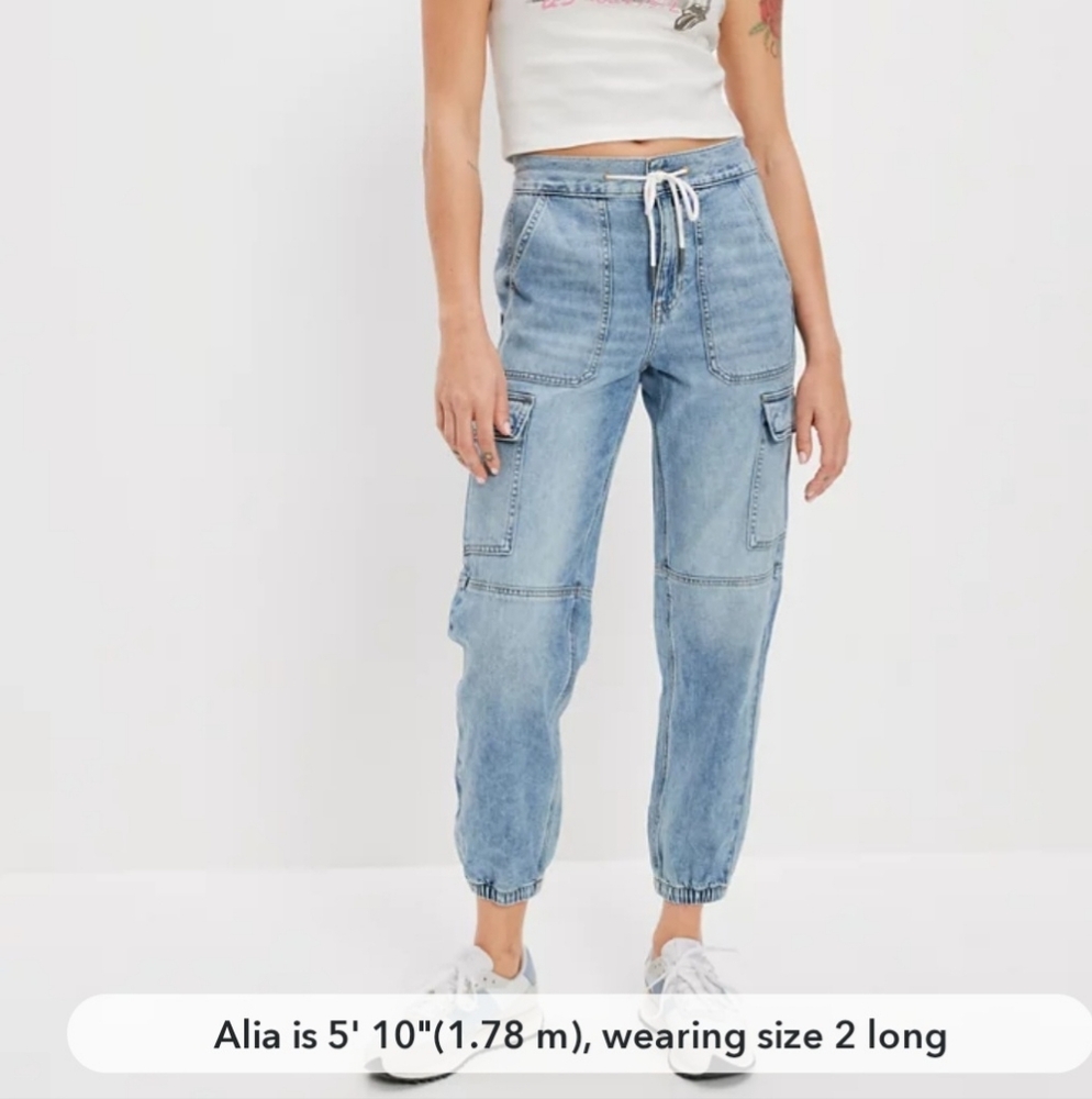 American Eagle Outfitters Light Blue Cropped Jeans